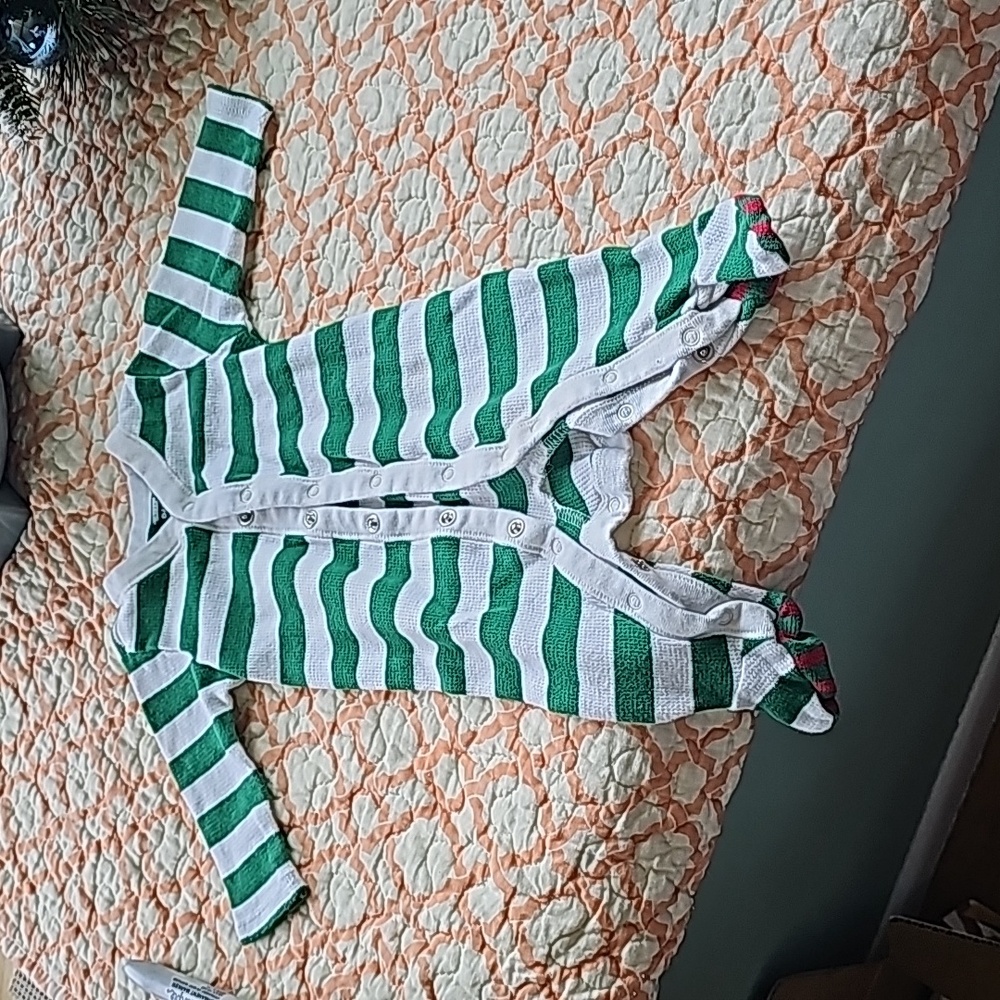 Old Navy Footed one piece (B6.5)